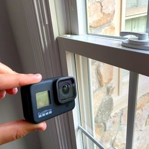 GoPro hero8 bundle excellent condition like new PRICE NEGOCIABLE OPEN TO OFFERS